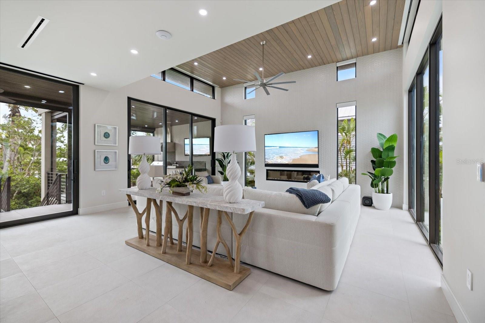 Image 11 of 84 For 590 De Narvaez Drive