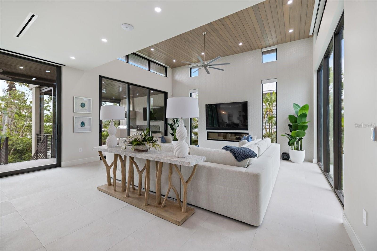 Image 12 of 84 For 590 De Narvaez Drive