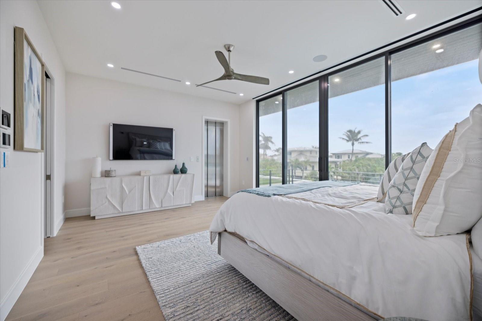 Image 31 of 84 For 590 De Narvaez Drive