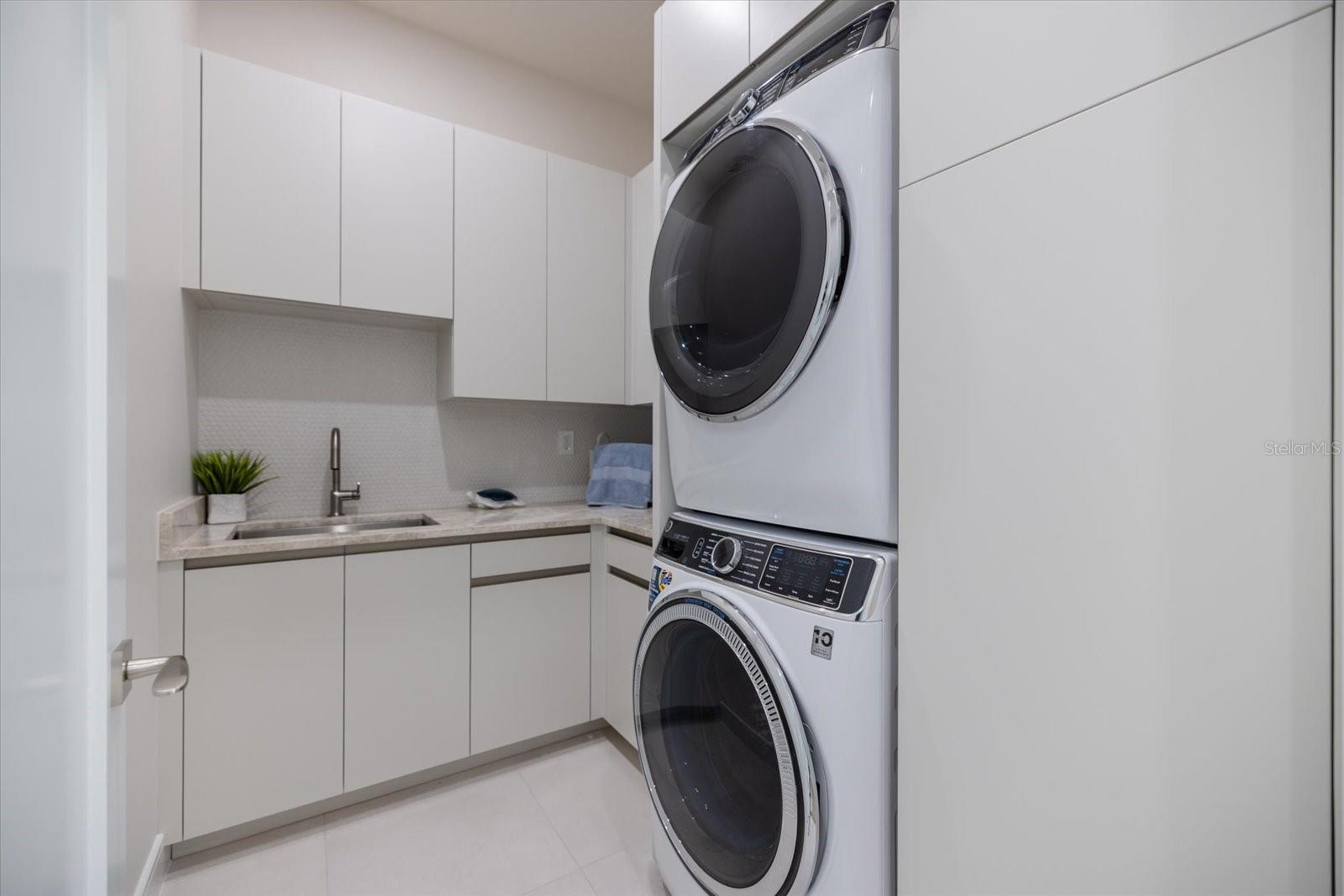 Image 48 of 84 For 590 De Narvaez Drive