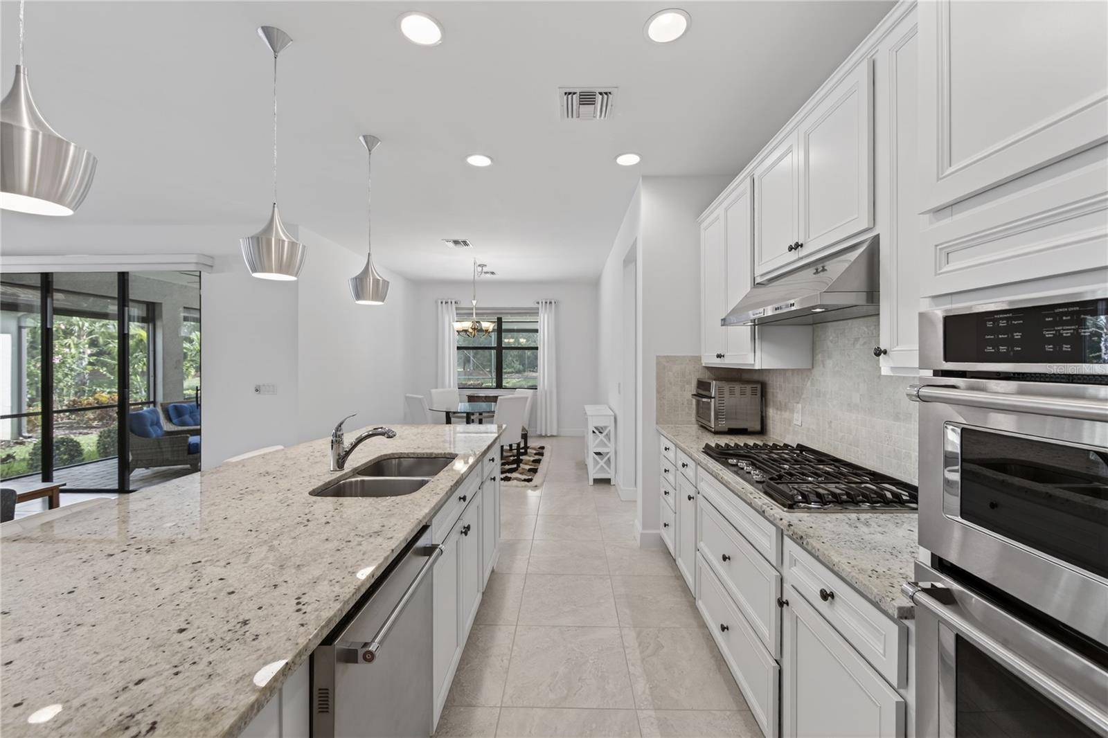 Image 12 of 93 For 17114 Seaford Way