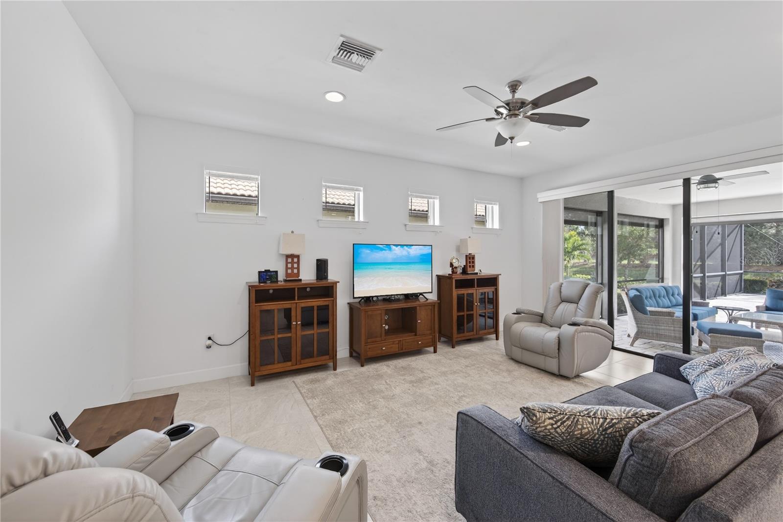 Image 14 of 93 For 17114 Seaford Way