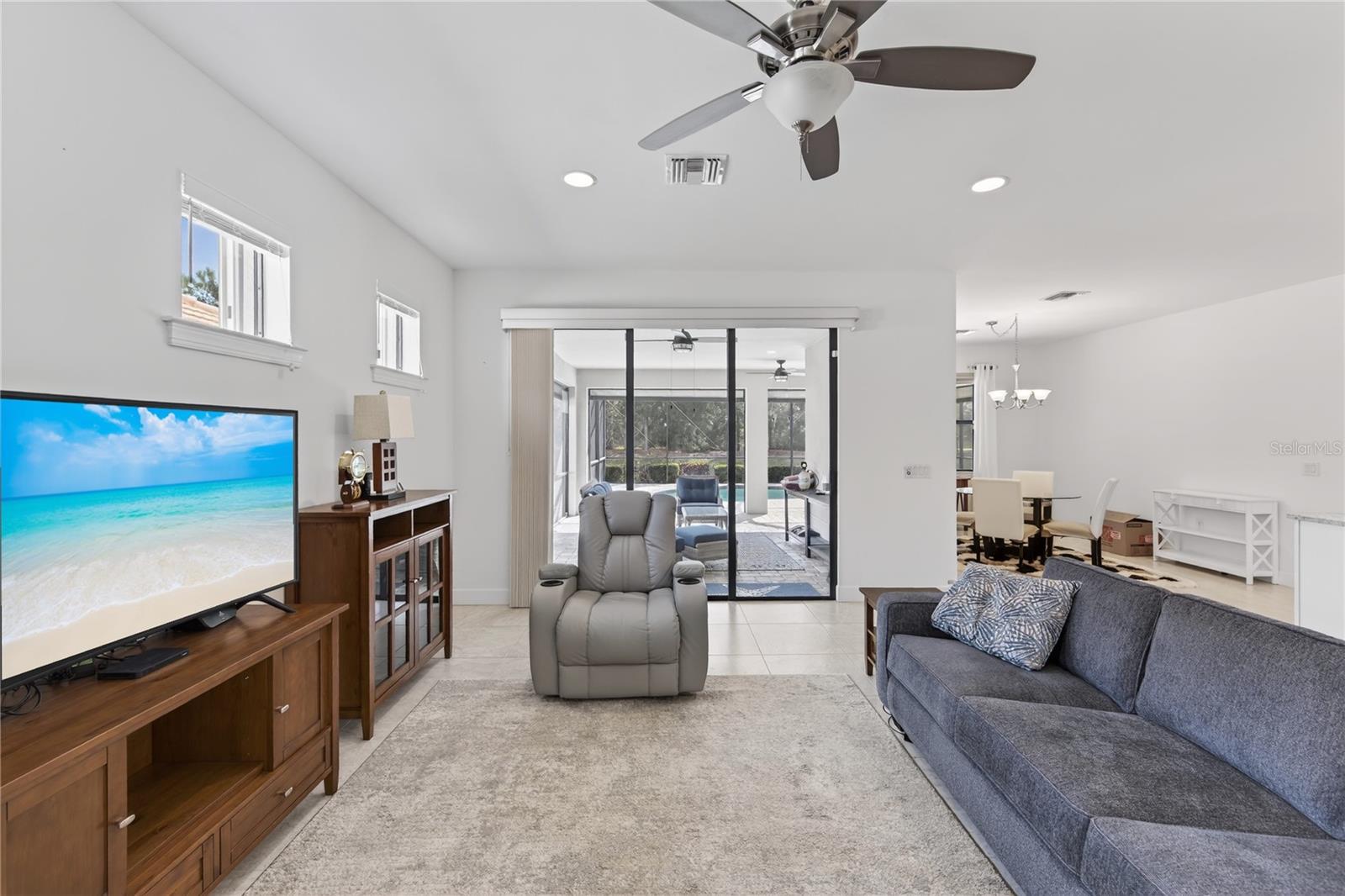 Image 16 of 93 For 17114 Seaford Way