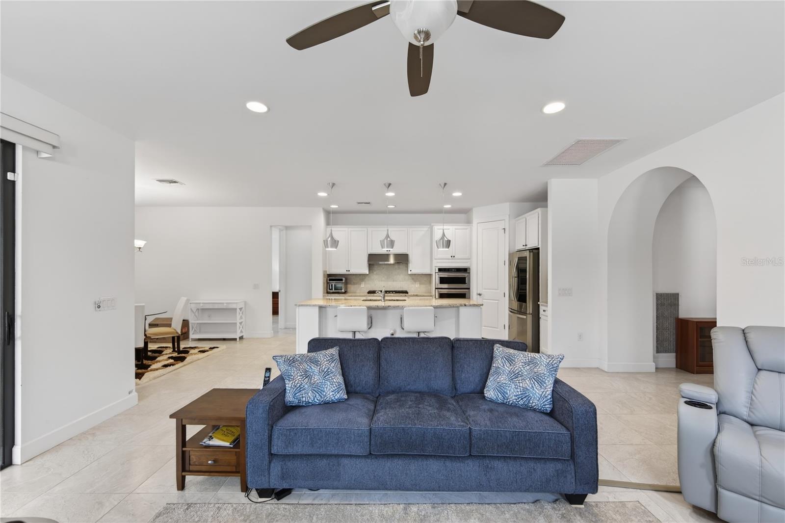 Image 18 of 93 For 17114 Seaford Way