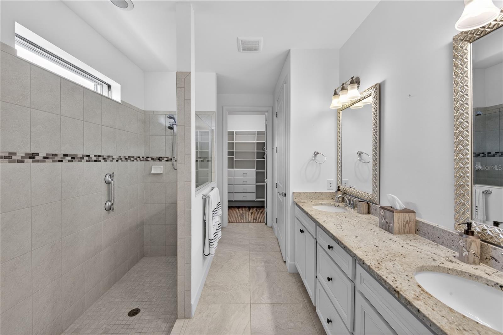 Image 22 of 93 For 17114 Seaford Way