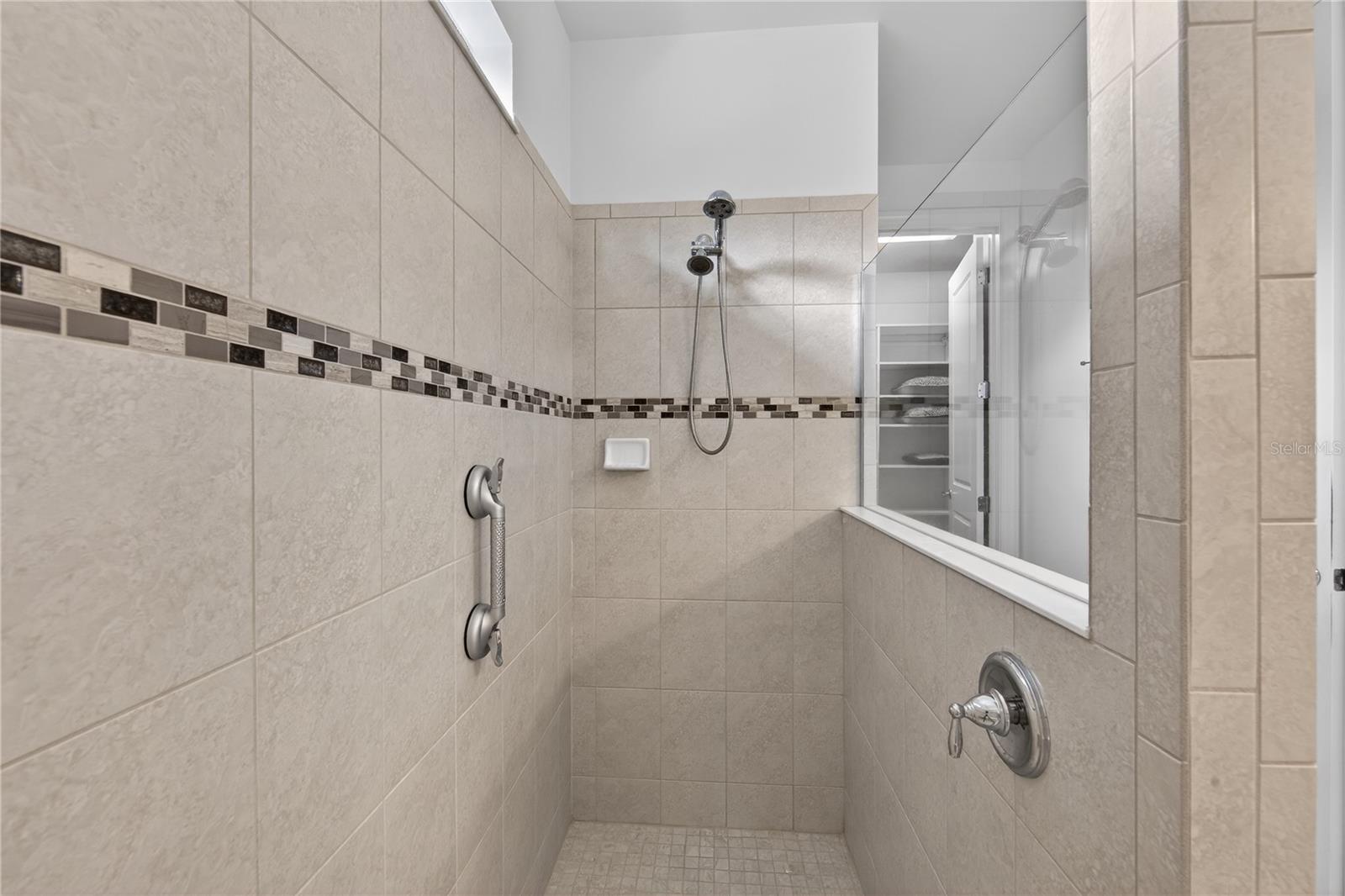 Image 24 of 93 For 17114 Seaford Way