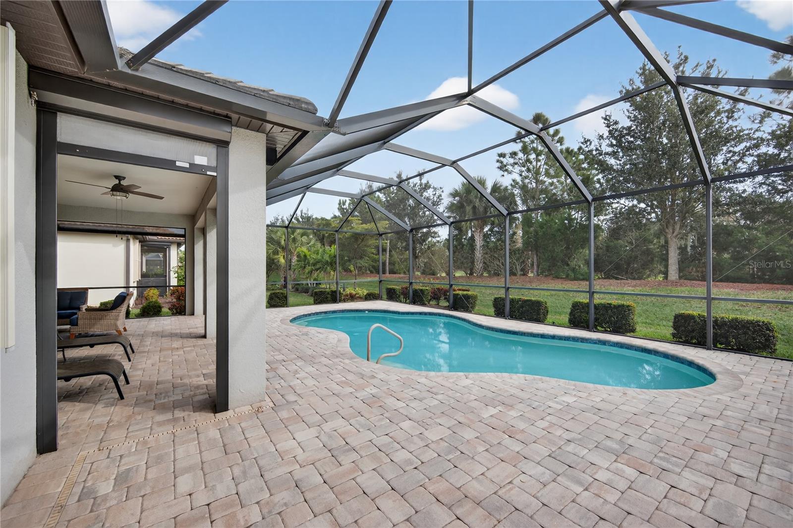 Image 40 of 93 For 17114 Seaford Way