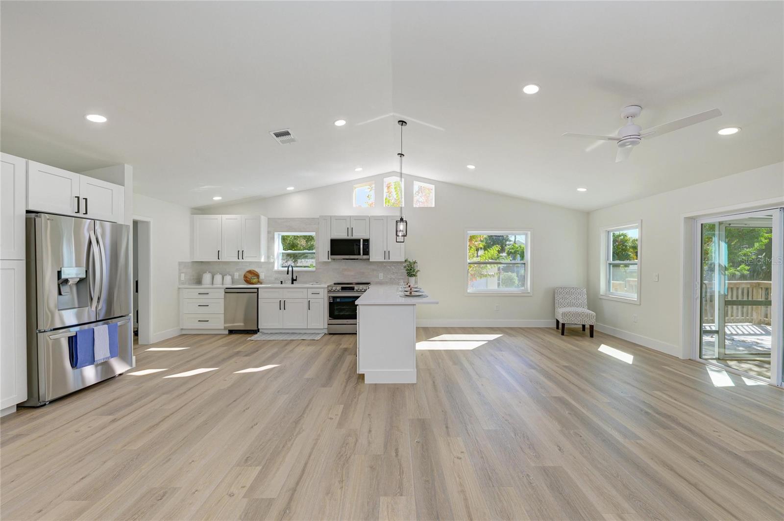 Image 19 of 59 For 6738 Avenue D