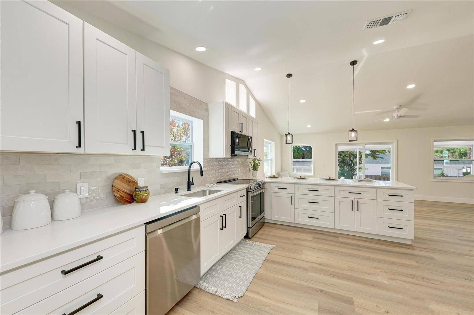 Image 21 of 59 For 6738 Avenue D