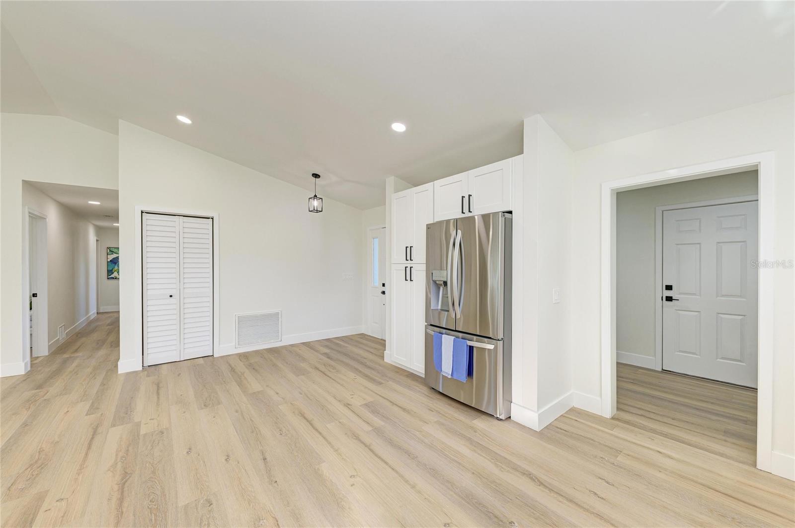 Image 23 of 59 For 6738 Avenue D