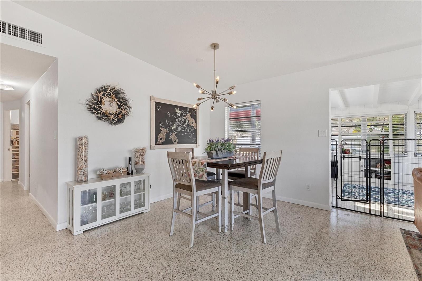 Image 15 of 36 For 340 Glen Oak Road