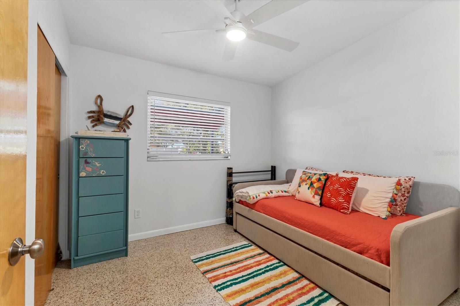 Image 22 of 36 For 340 Glen Oak Road