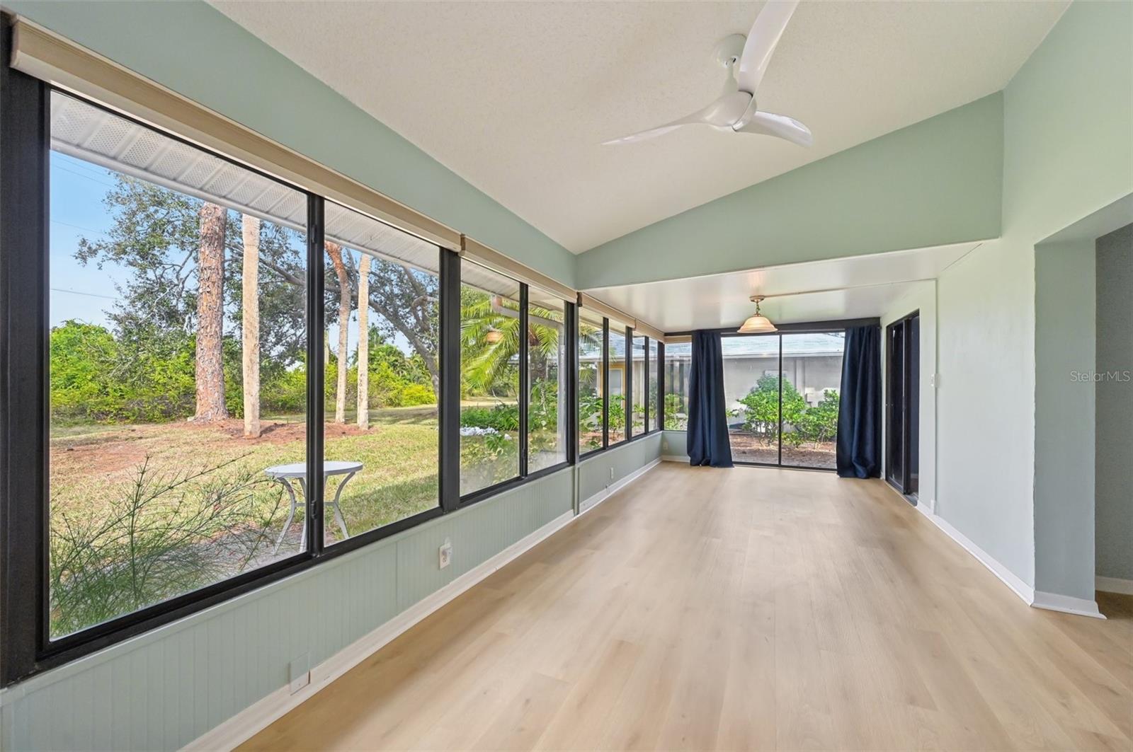 Image 10 of 41 For 227 Southampton Drive 289