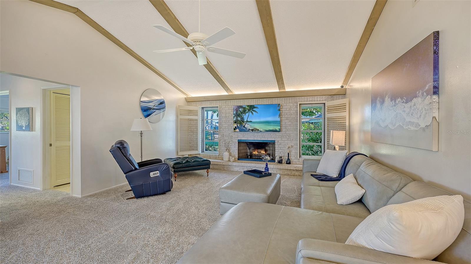 Image 22 of 53 For 475 Picasso Drive