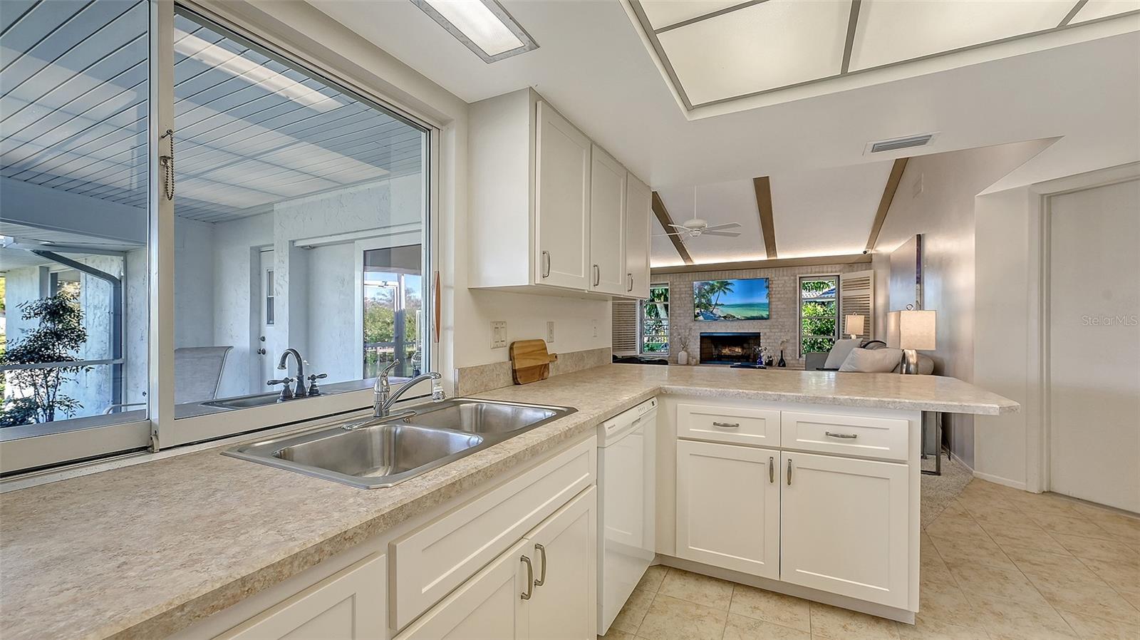 Image 28 of 53 For 475 Picasso Drive