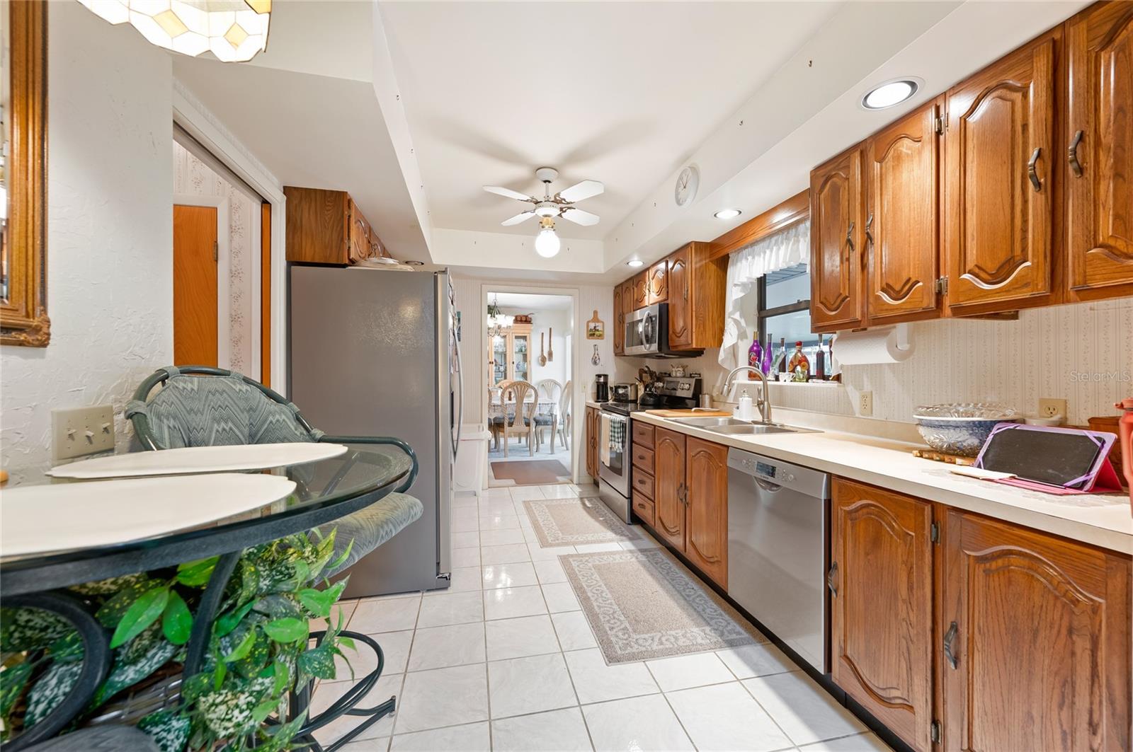 Image 20 of 41 For 4612 Coral Lake Drive