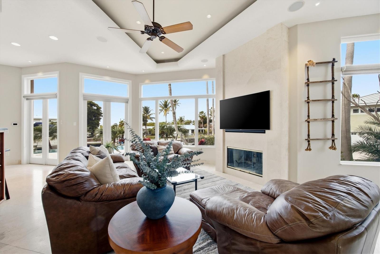 Image 16 of 67 For 761 Norton Street