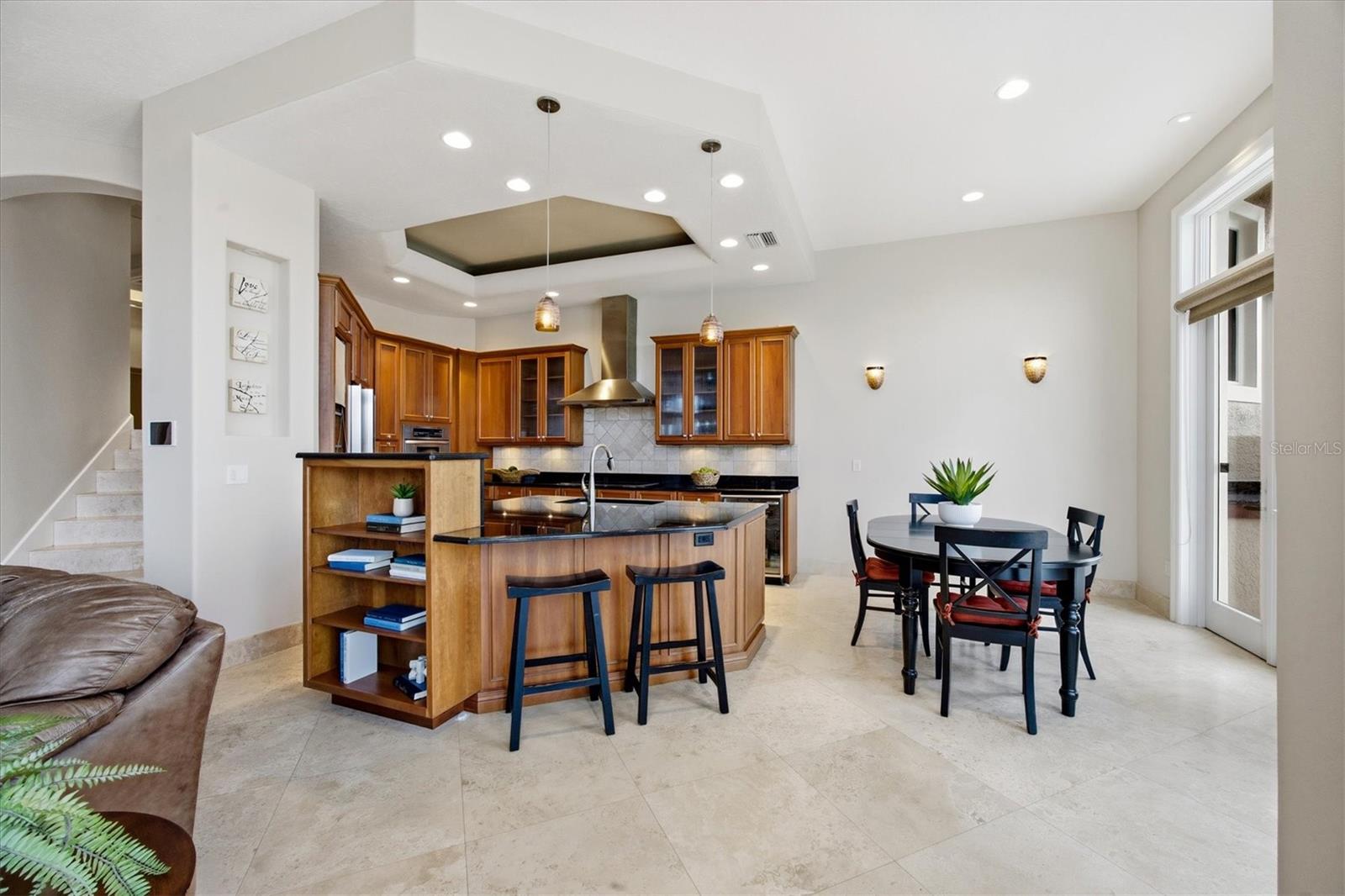 Image 17 of 67 For 761 Norton Street