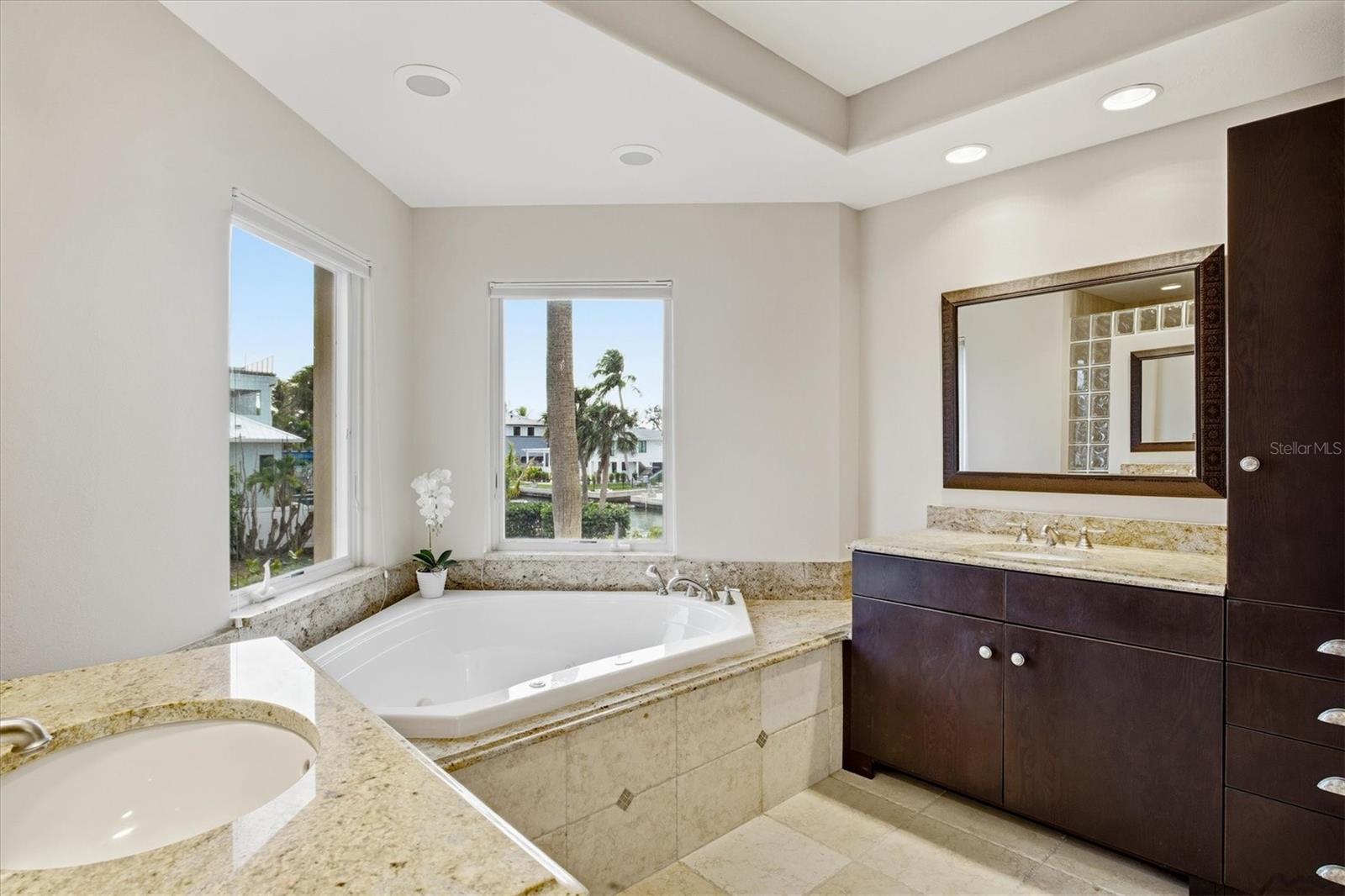 Image 26 of 67 For 761 Norton Street