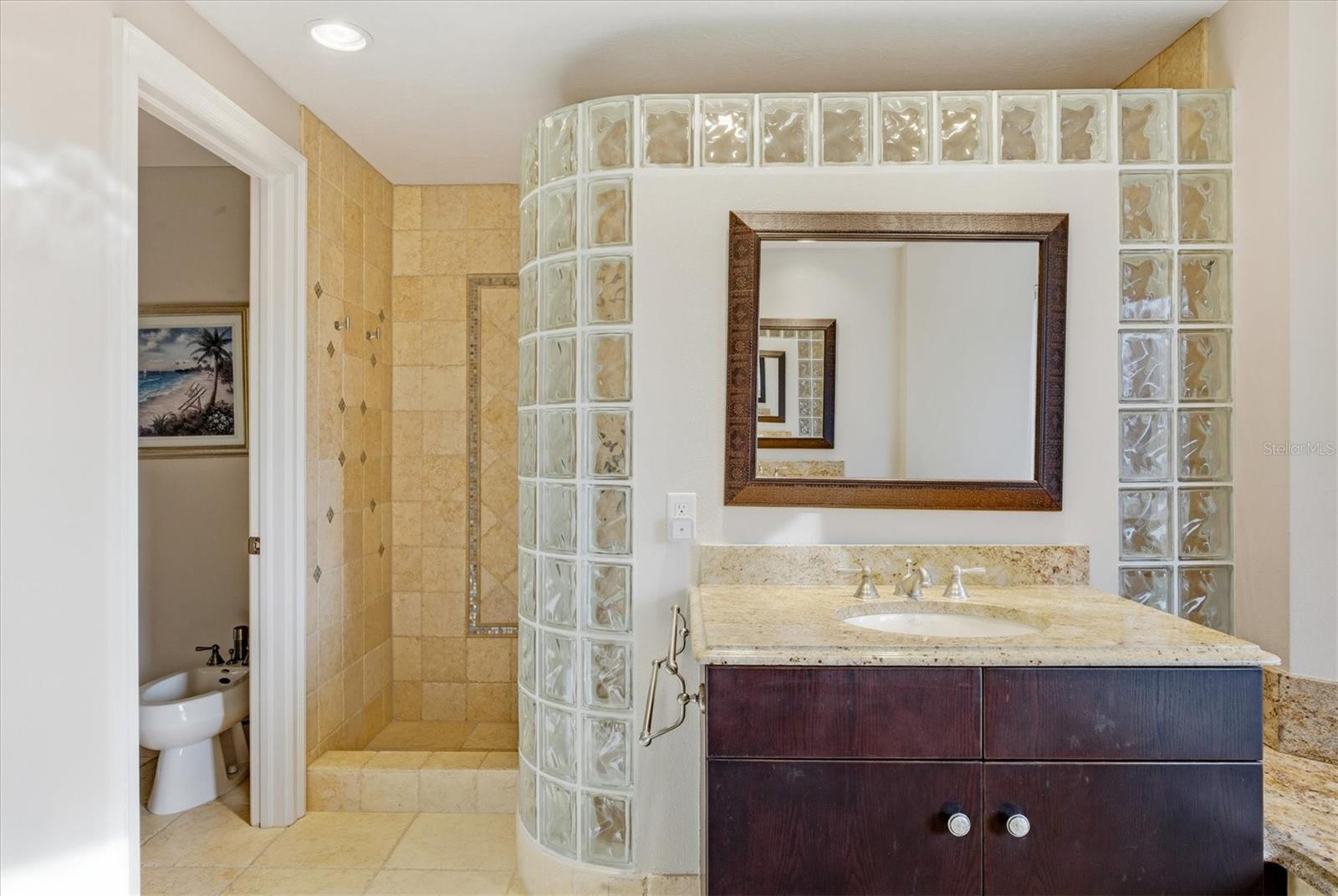 Image 27 of 67 For 761 Norton Street