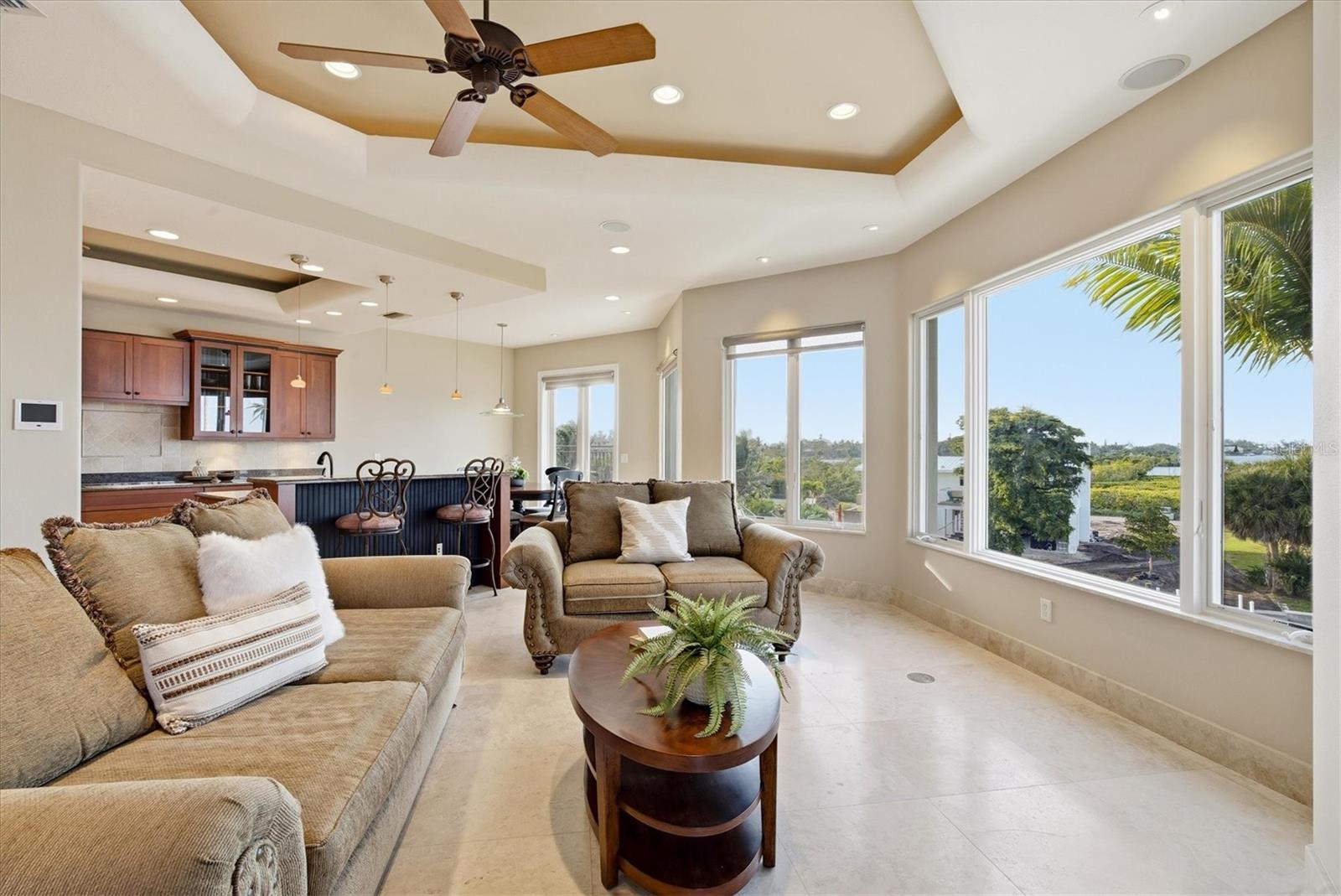 Image 36 of 67 For 761 Norton Street