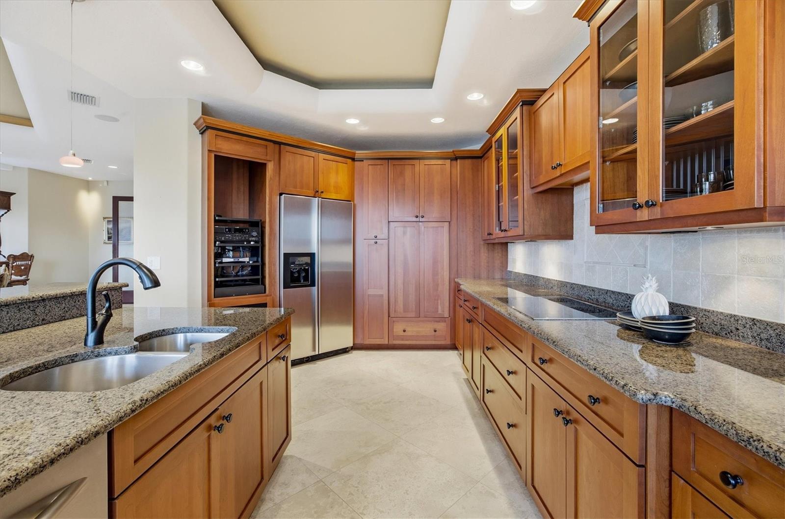 Image 40 of 67 For 761 Norton Street