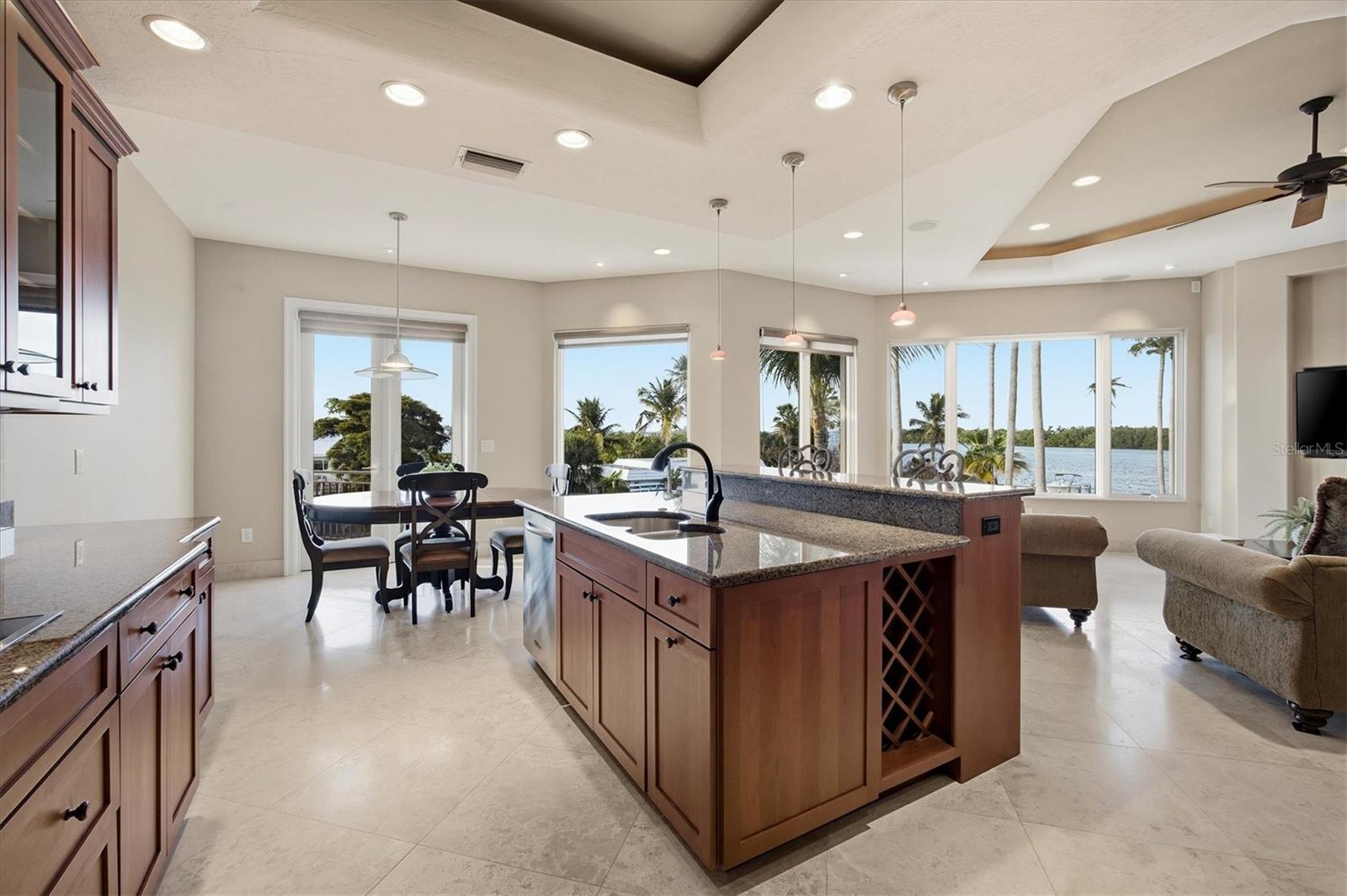 Image 41 of 67 For 761 Norton Street