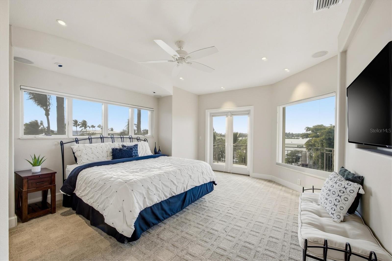 Image 43 of 67 For 761 Norton Street