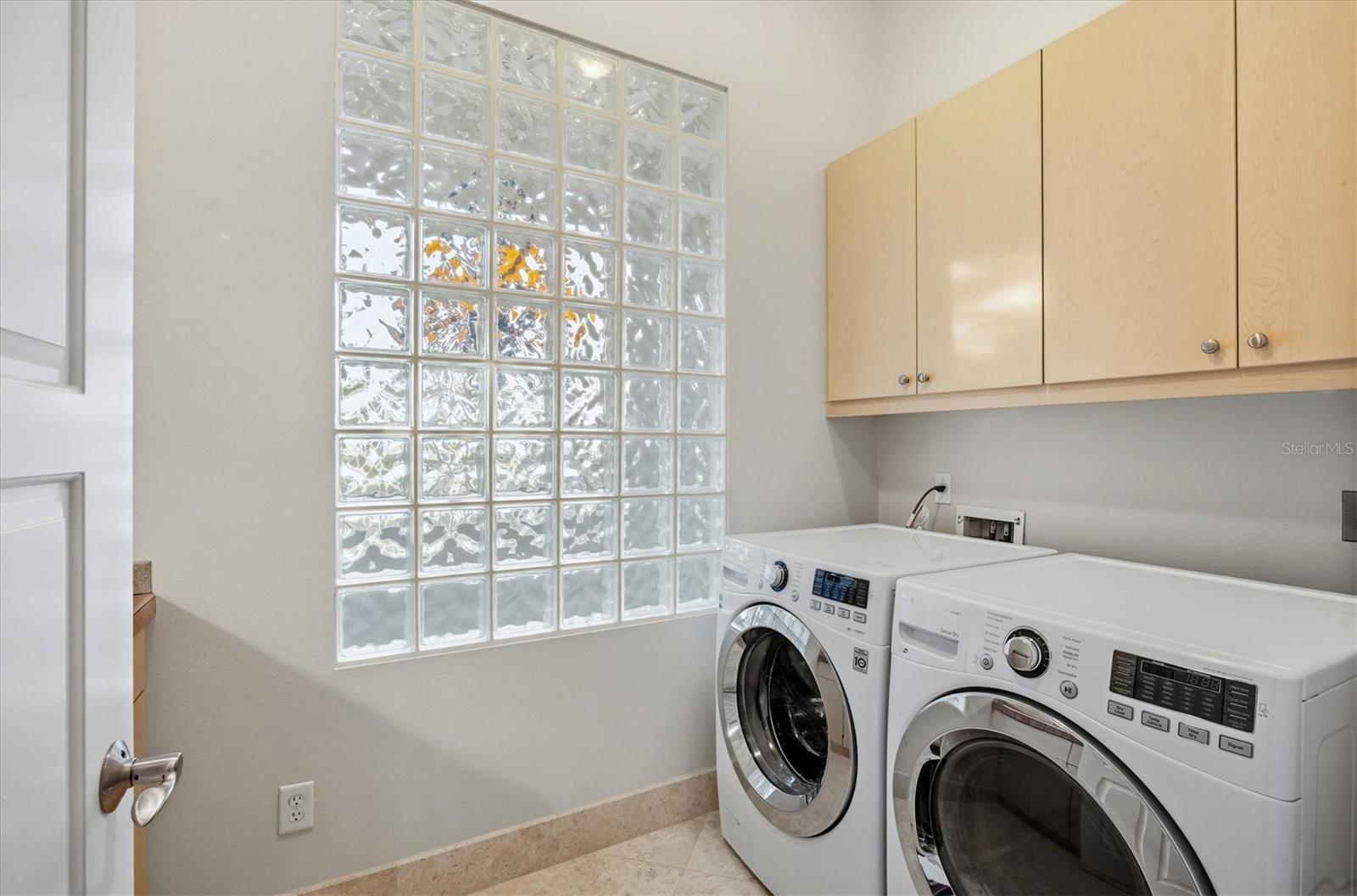 Image 49 of 67 For 761 Norton Street