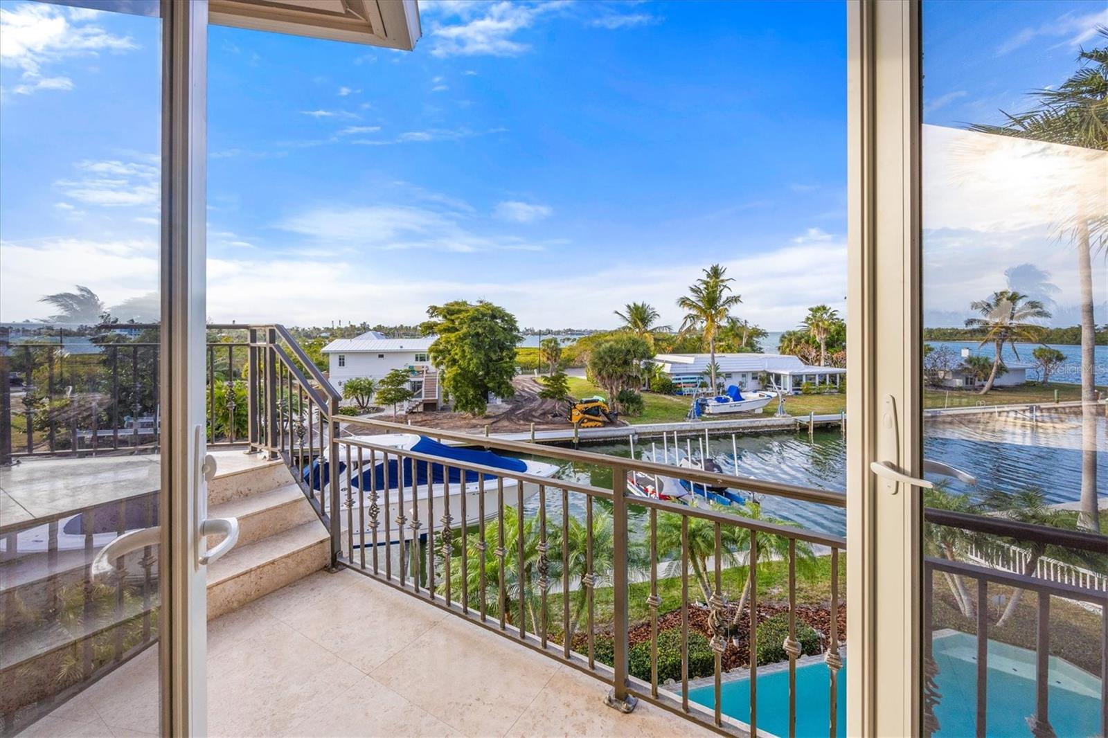 Image 53 of 67 For 761 Norton Street