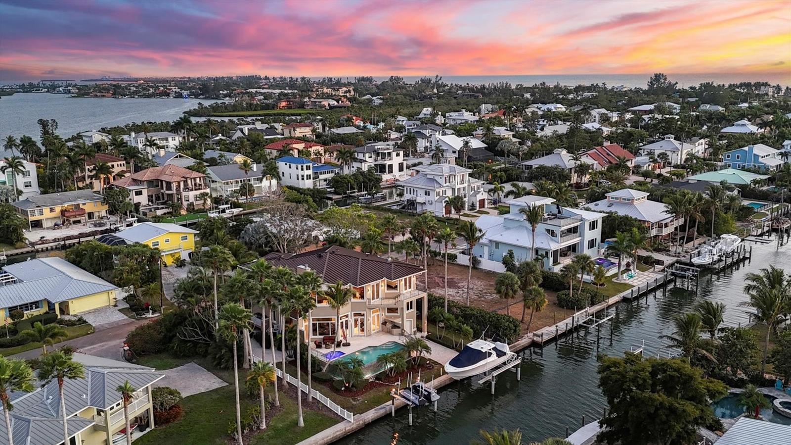 Image 8 of 67 For 761 Norton Street