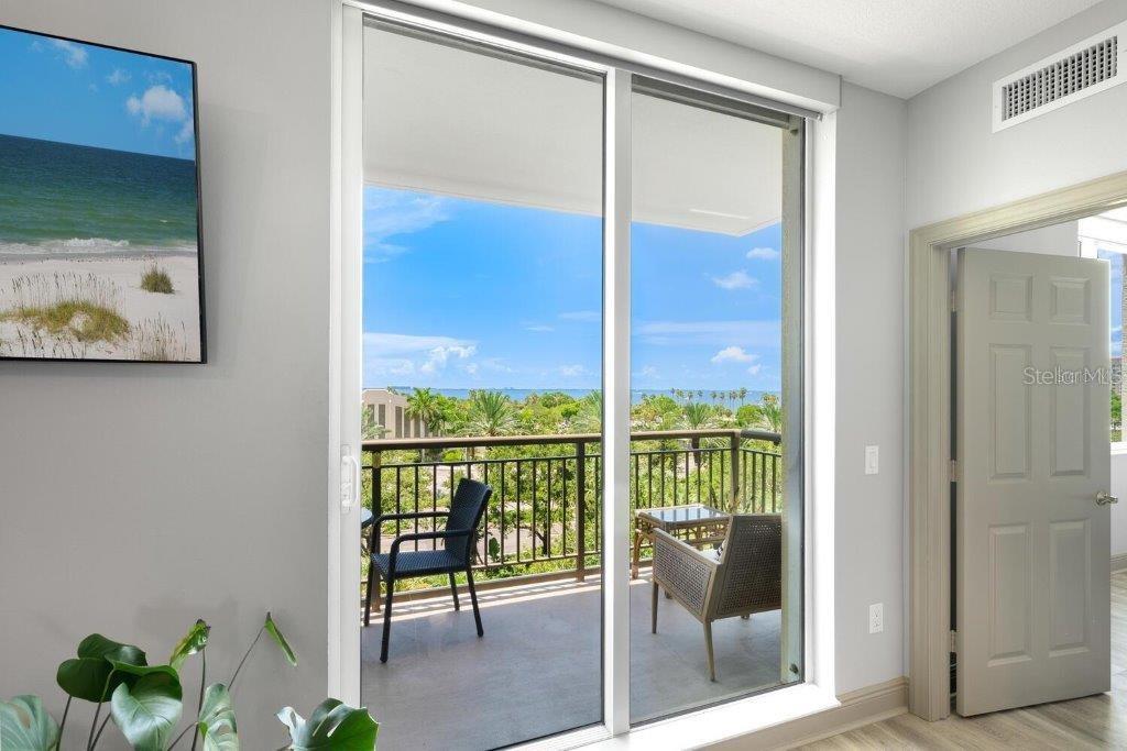 Image 11 of 51 For 800 Tamiami Trail 405