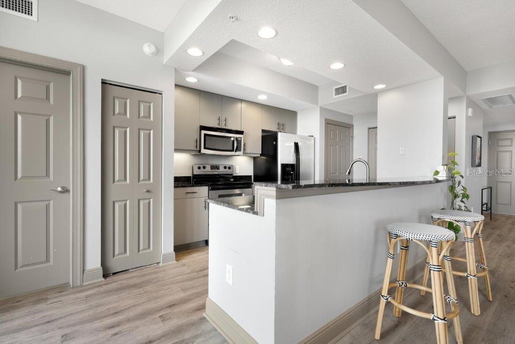 Image 13 of 51 For 800 Tamiami Trail 405