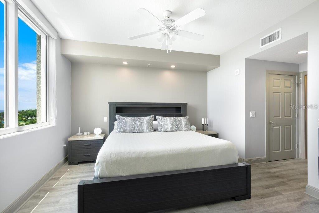 Image 18 of 51 For 800 Tamiami Trail 405