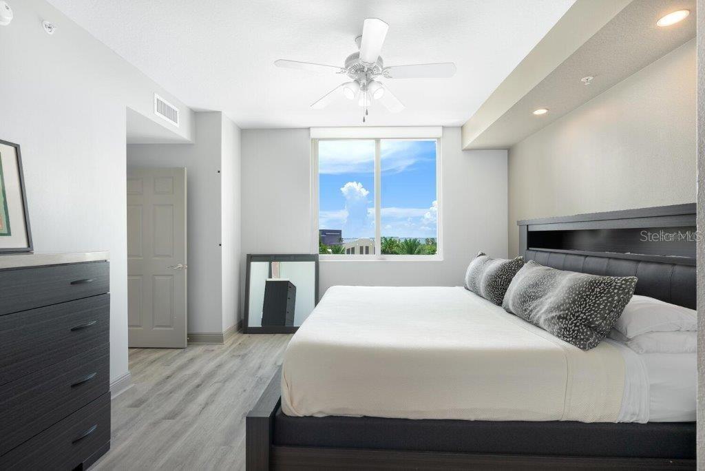 Image 19 of 51 For 800 Tamiami Trail 405