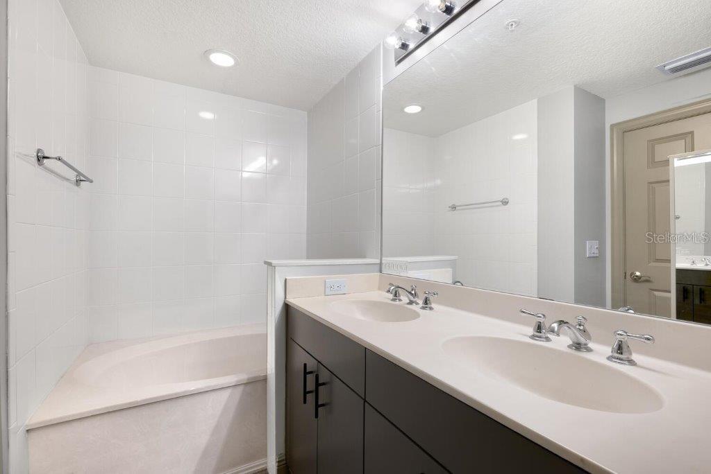 Image 21 of 51 For 800 Tamiami Trail 405