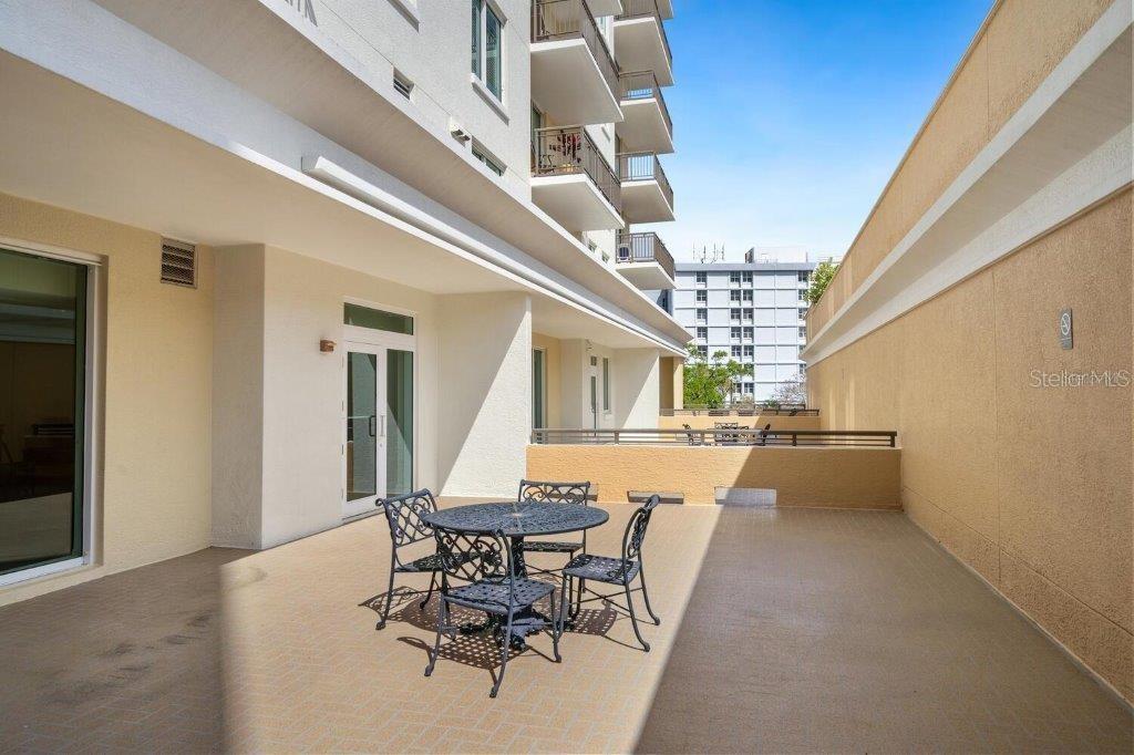 Image 43 of 51 For 800 Tamiami Trail 405