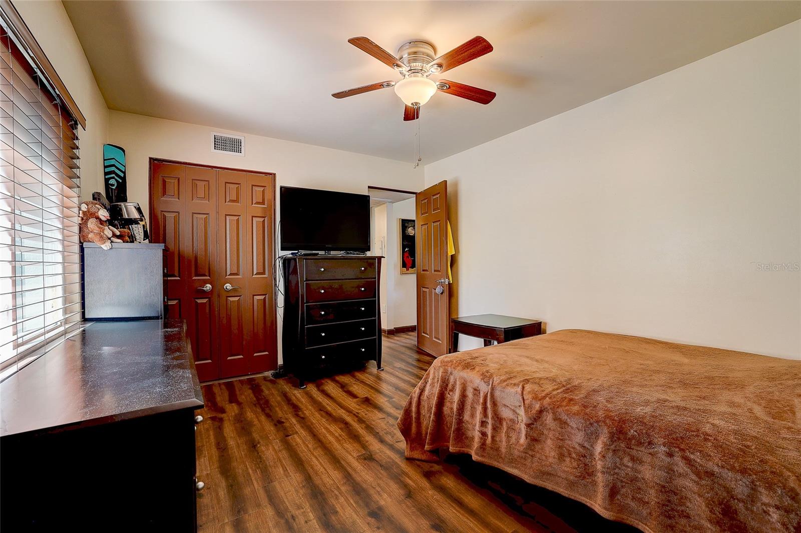 Image 16 of 21 For 2304 Ringling Boulevard 217