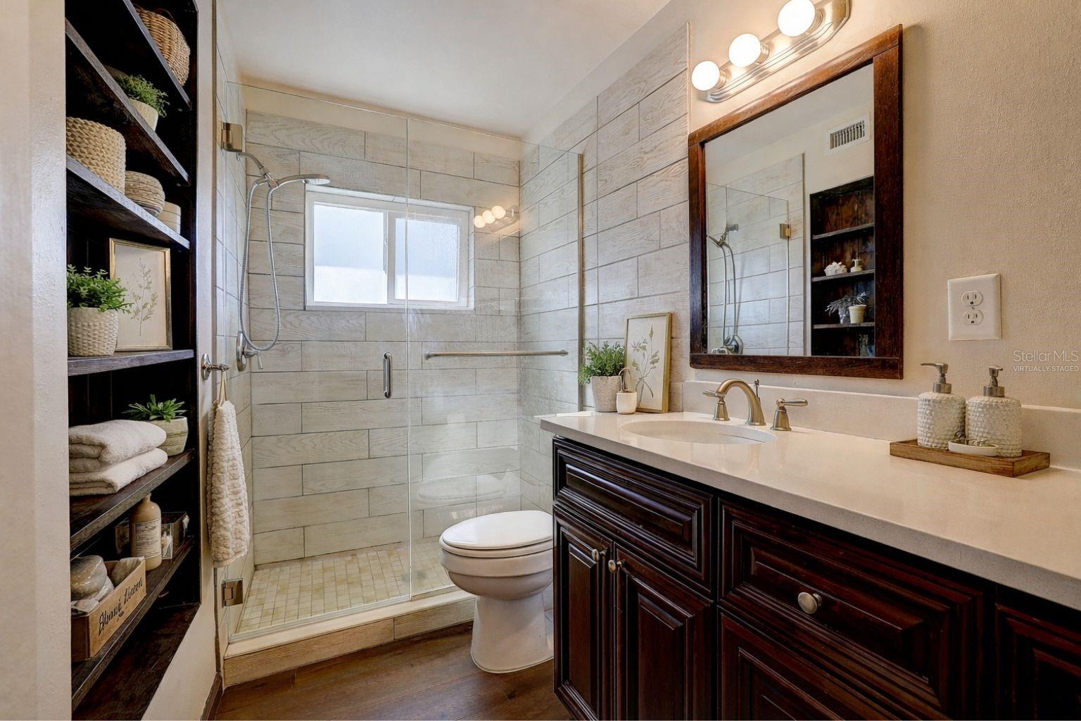 Image 17 of 21 For 2304 Ringling Boulevard 217