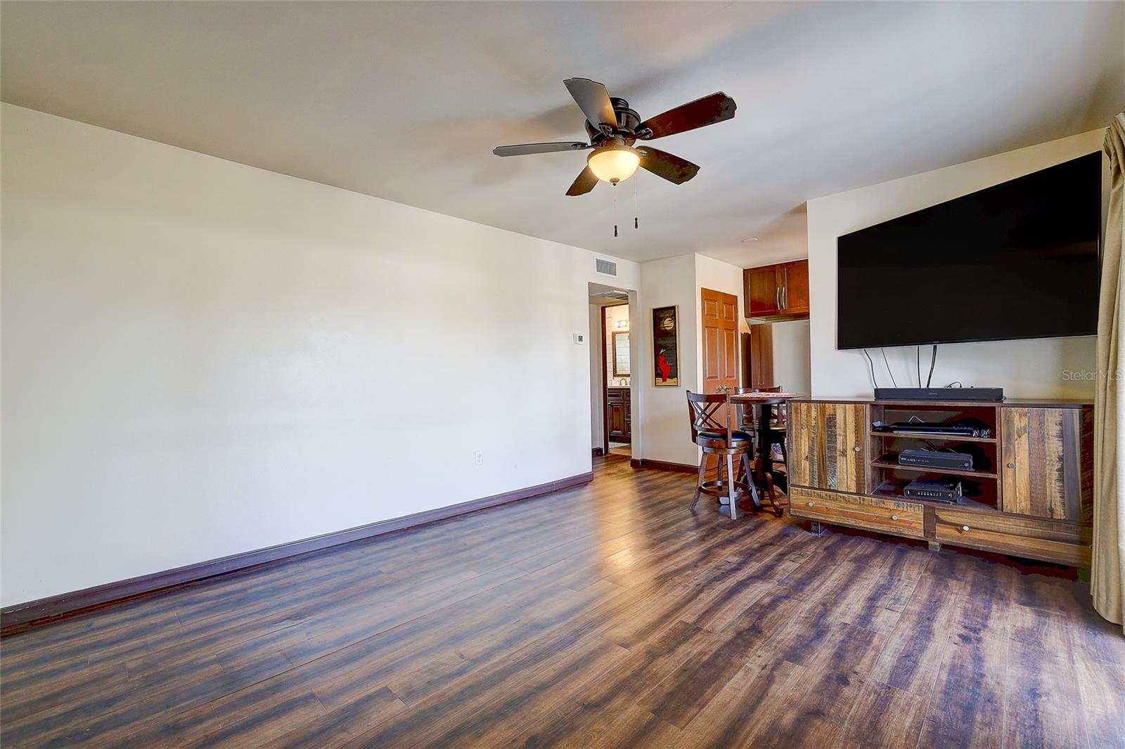 Image 7 of 21 For 2304 Ringling Boulevard 217