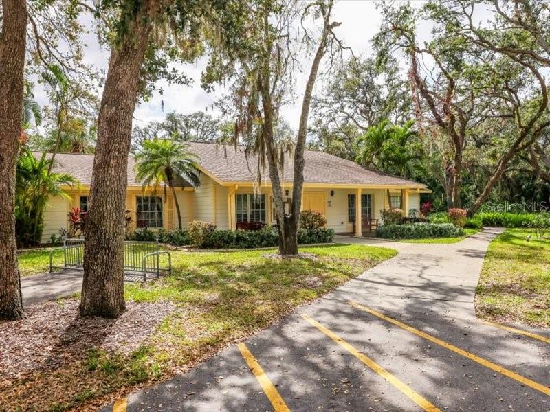 Image 36 of 41 For 4021 Oakhurst Drive 3121