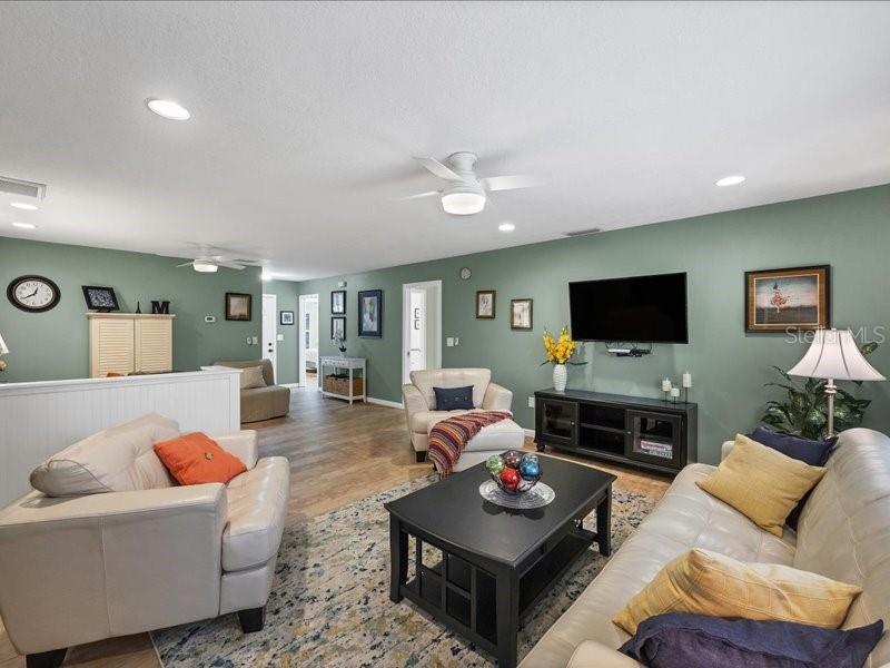 Image 7 of 41 For 4021 Oakhurst Drive 3121