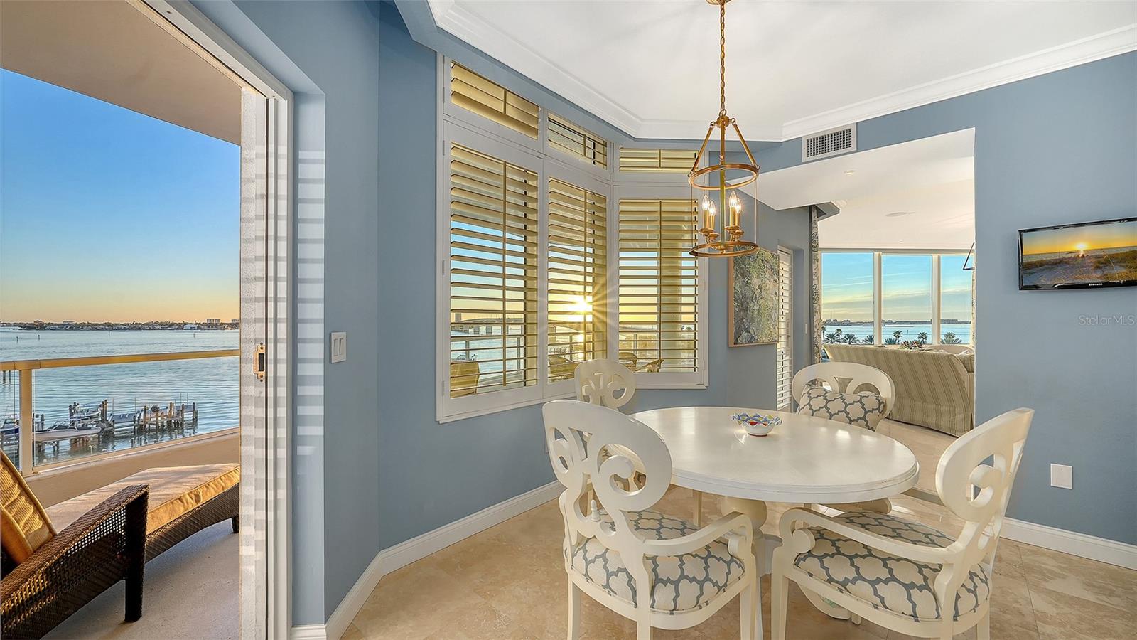 Image 10 of 38 For 136 Golden Gate Point 502