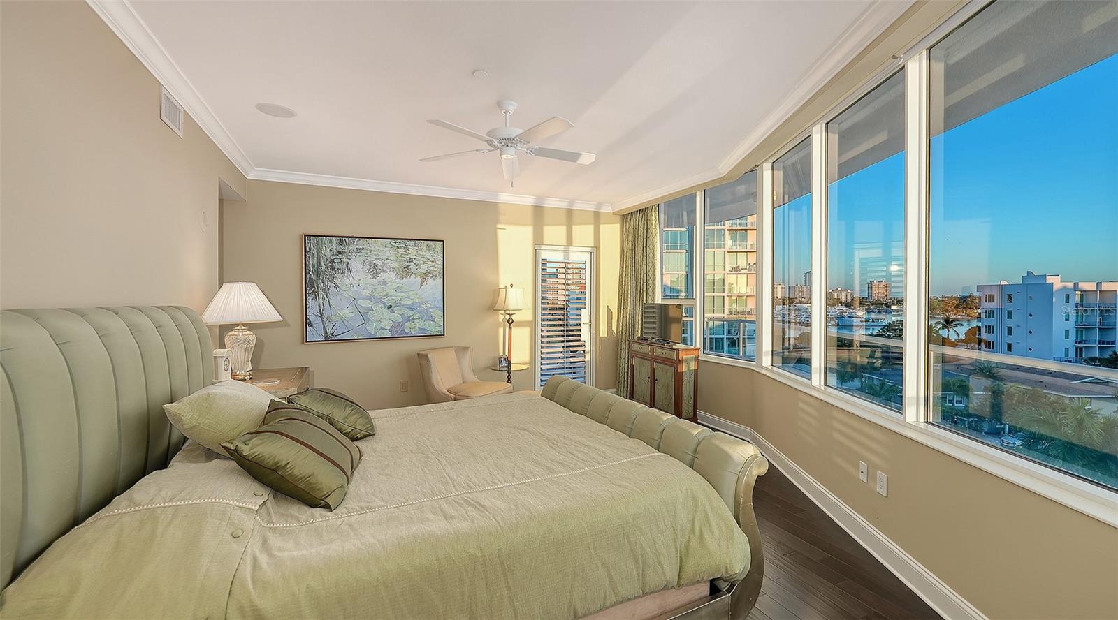 Image 20 of 38 For 136 Golden Gate Point 502