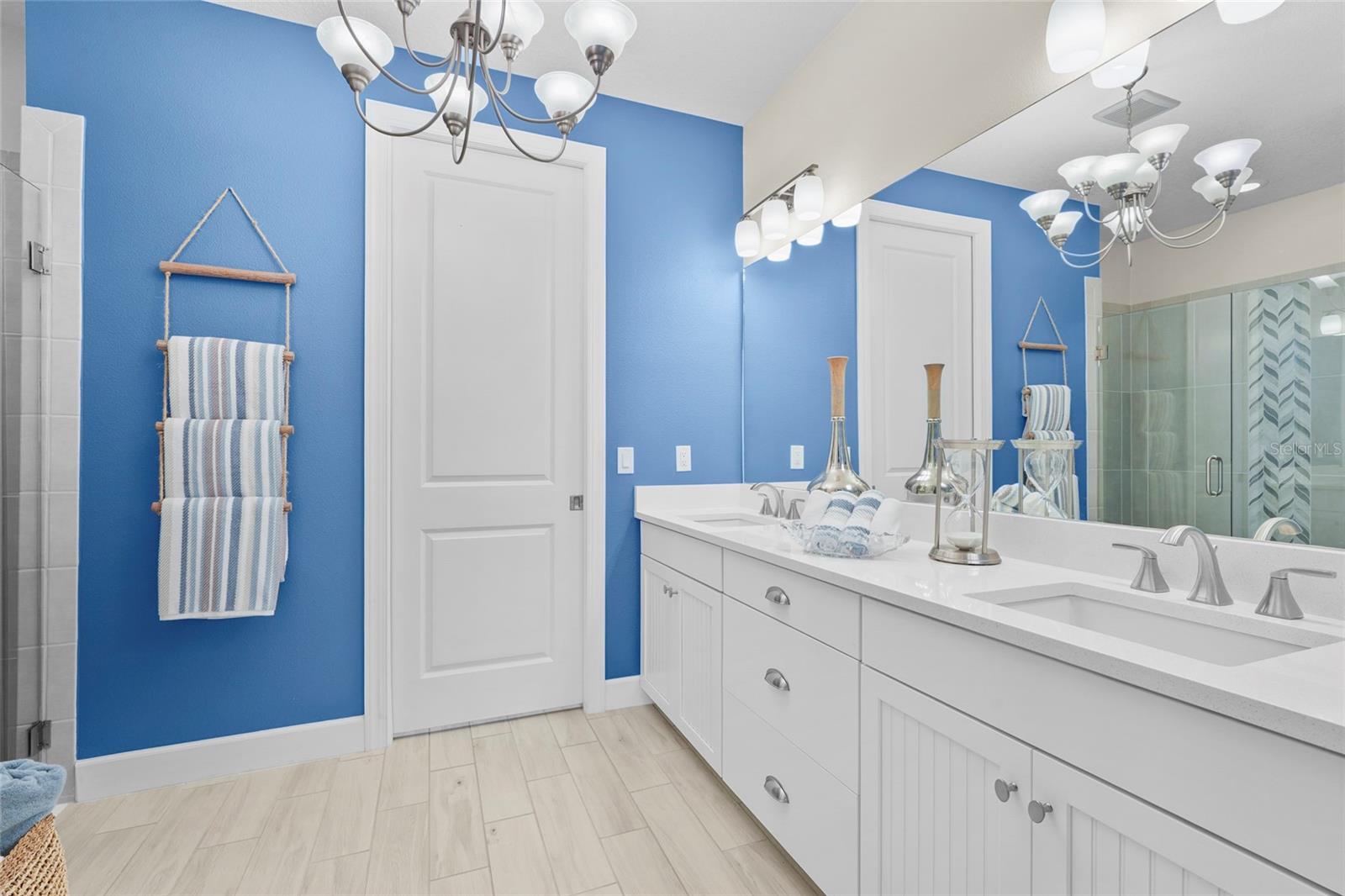 Image 17 of 86 For 5400 Lampiasi Street