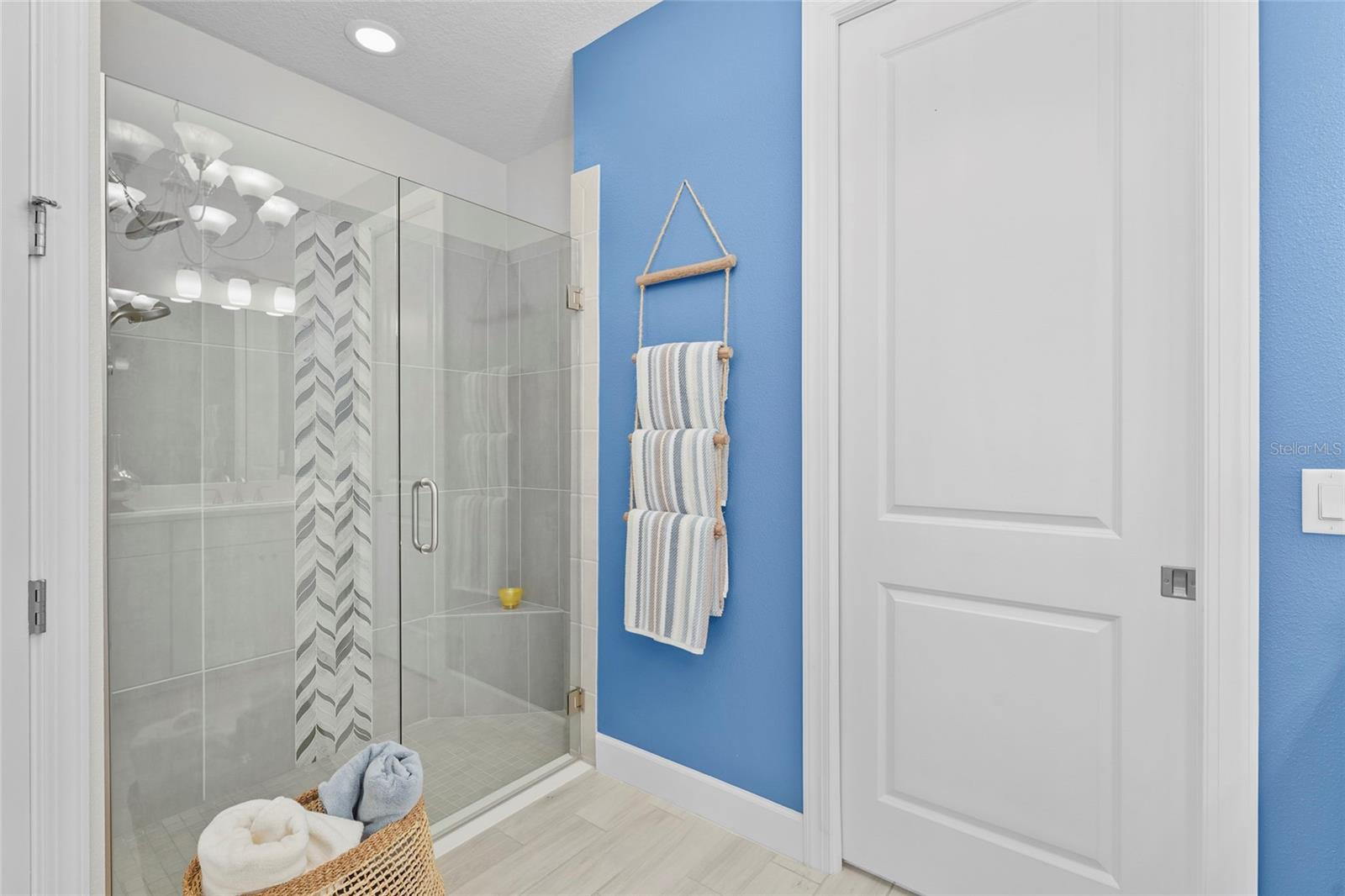 Image 18 of 86 For 5400 Lampiasi Street