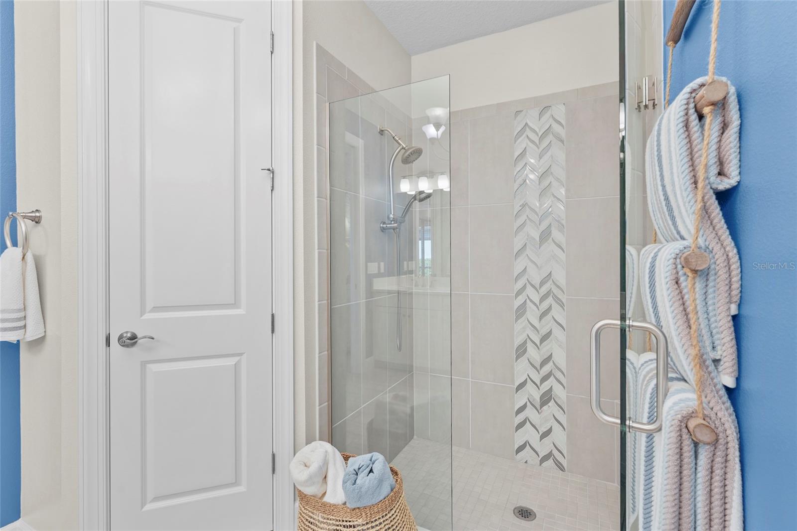 Image 19 of 86 For 5400 Lampiasi Street