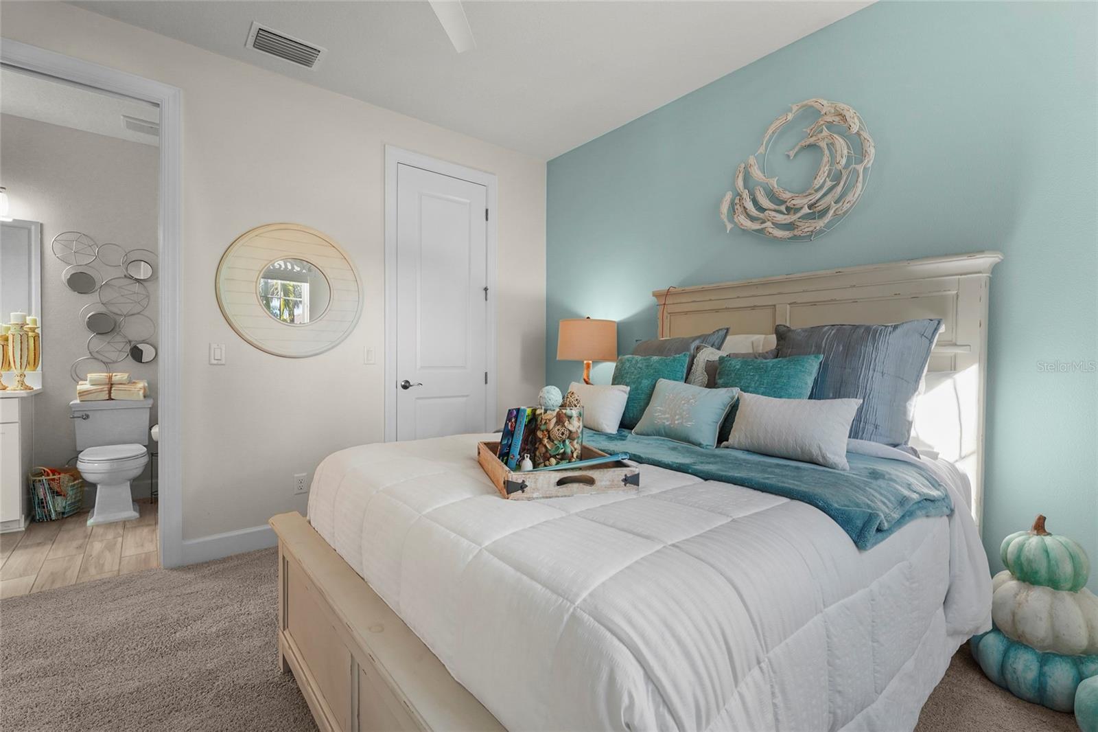 Image 25 of 86 For 5400 Lampiasi Street