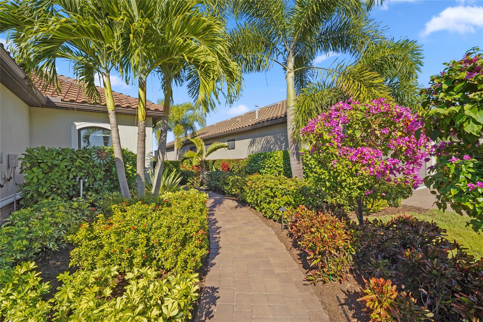 Image 4 of 86 For 5400 Lampiasi Street