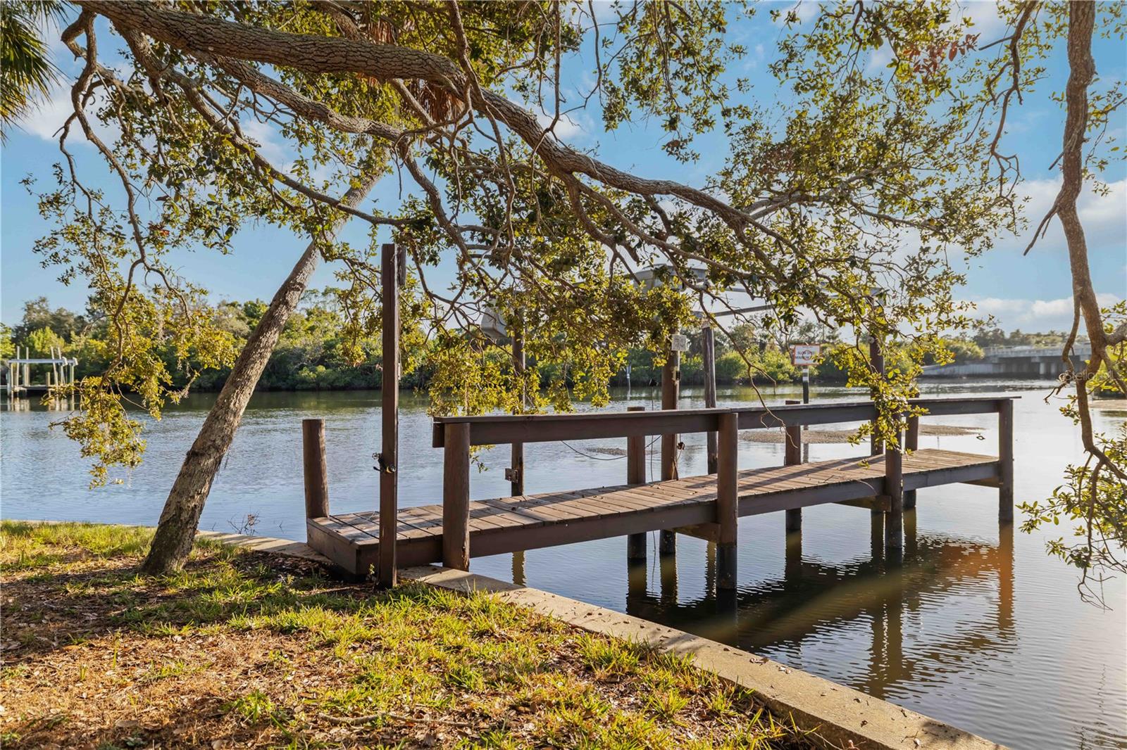 Image 24 of 34 For 5381 Palos Verdes Drive